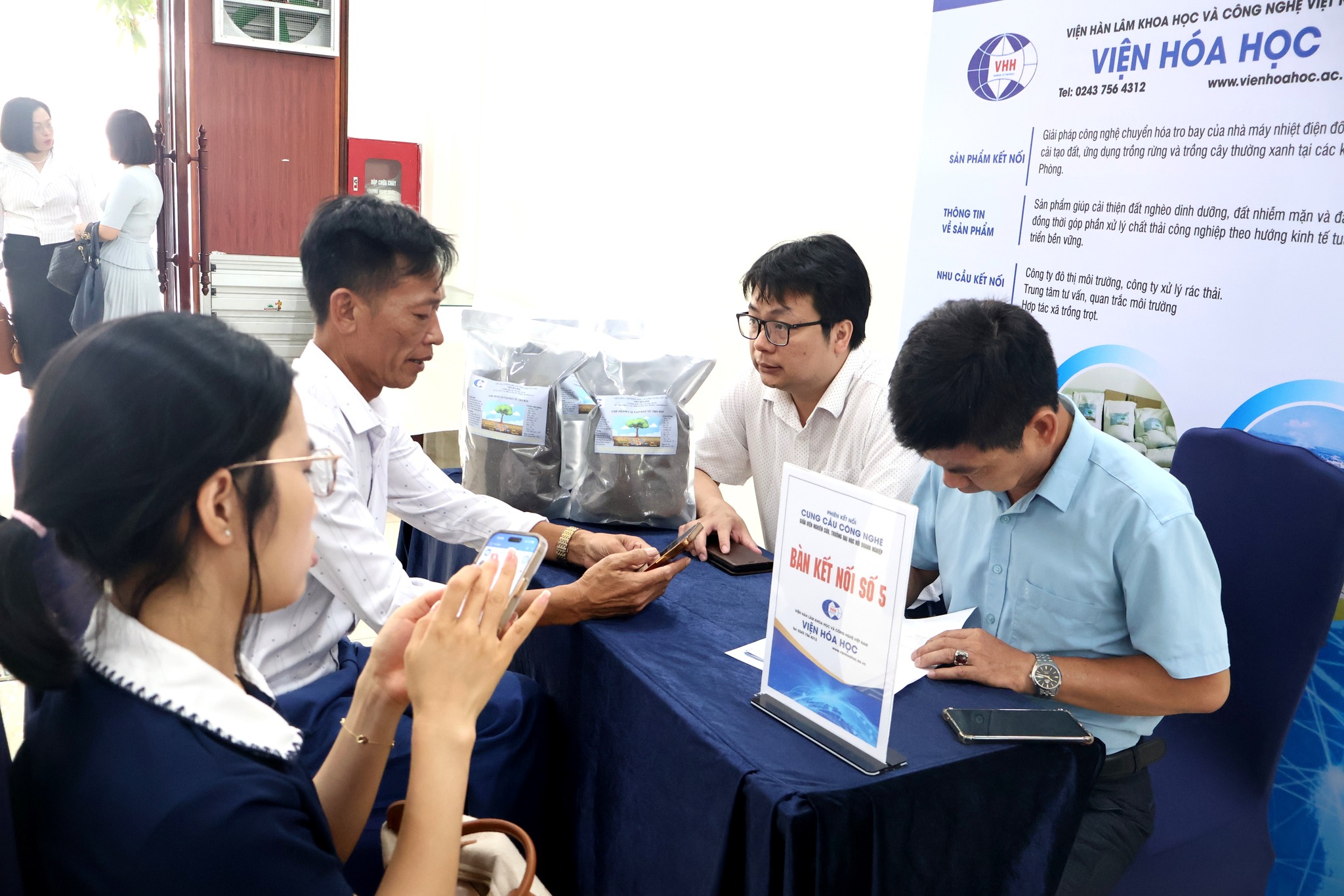 Phiên kết nối cung cầu công nghệ giữa Viện nghiên cứu, Trường Đại học với Doanh nghiệp