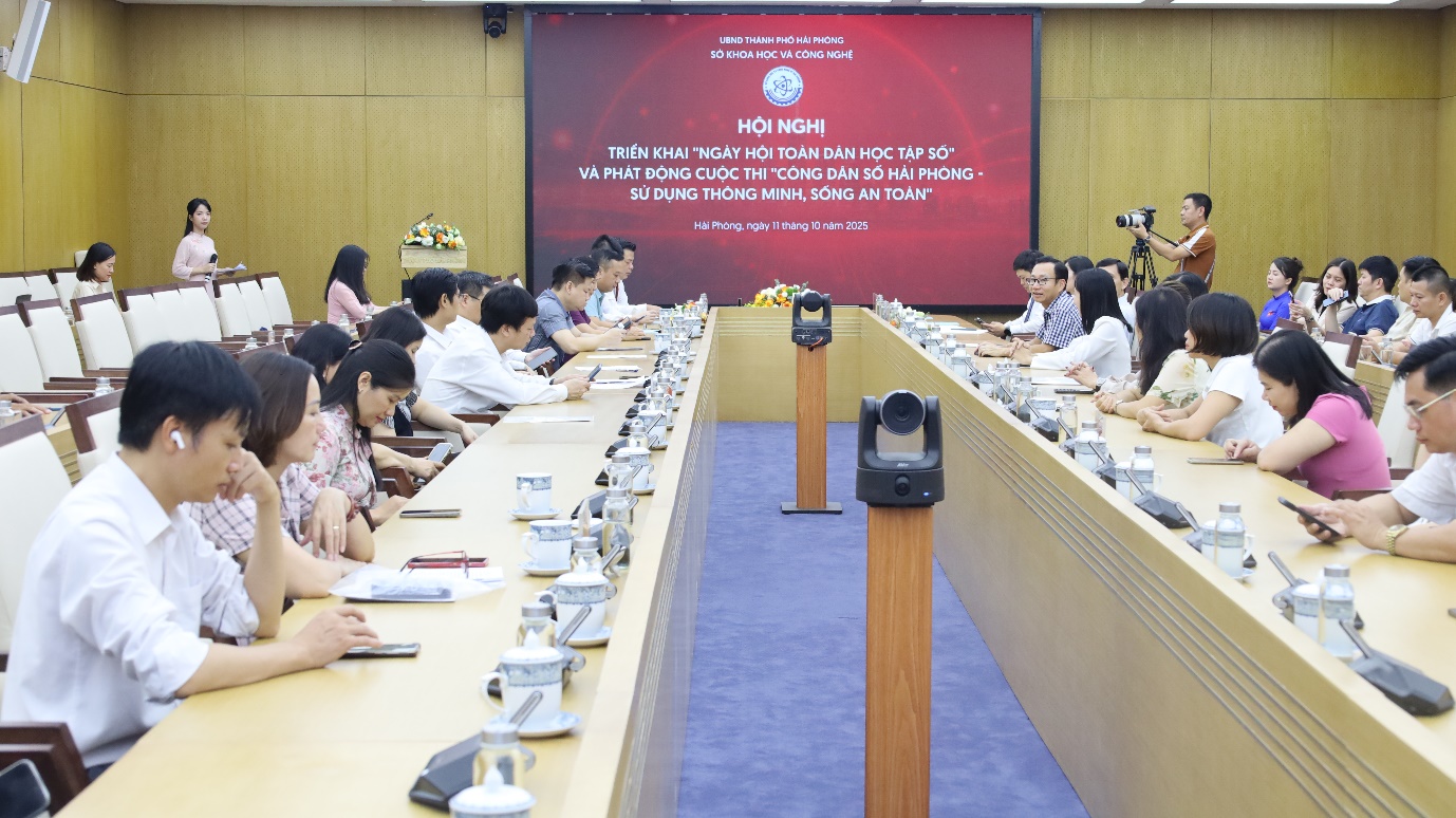 Cuộc thi “Công dân số Hải Phòng - sử dụng thông minh, sống an toàn năm 2025” từ ngày 11/10/2025 đến ngày 11/11/2025.